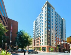 1 W Chestnut St, Lancaster, PA à louer Photo du bâtiment- Image 1 de 13