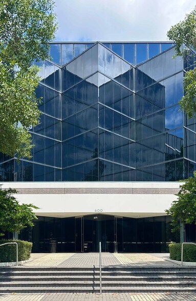 8375 Dix Ellis Trl, Jacksonville, FL for sale - Building Photo - Image 3 of 10