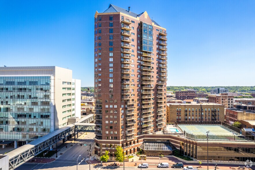 300 Walnut St, Des Moines, IA à vendre - Photo du bâtiment - Image 3 de 15