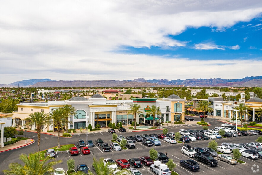 740 S Rampart Blvd, Las Vegas, NV à vendre - Photo du bâtiment - Image 2 de 6