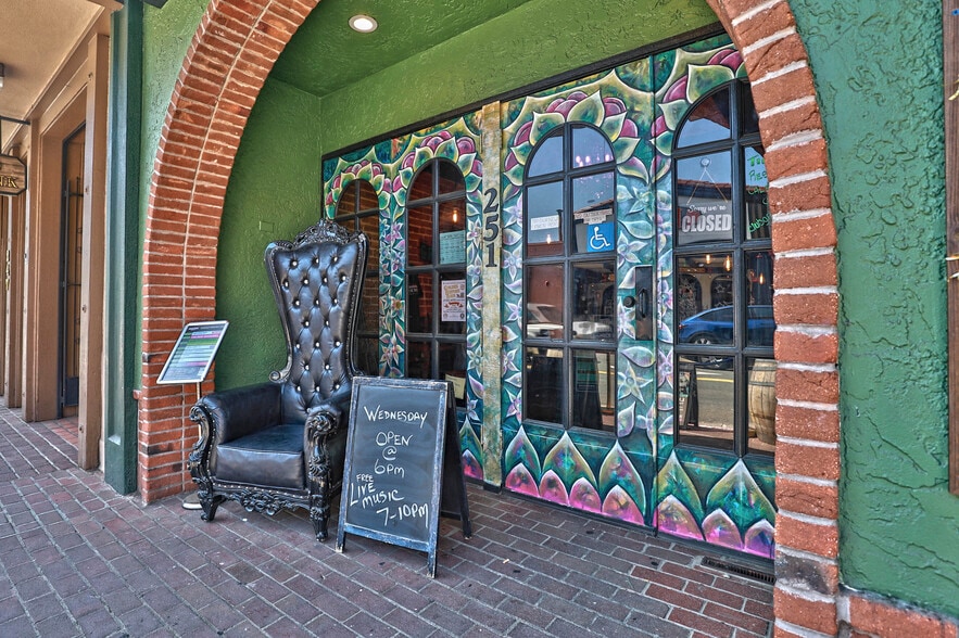 251-253 Main St, Placerville, CA à vendre - Photo du bâtiment - Image 2 de 41