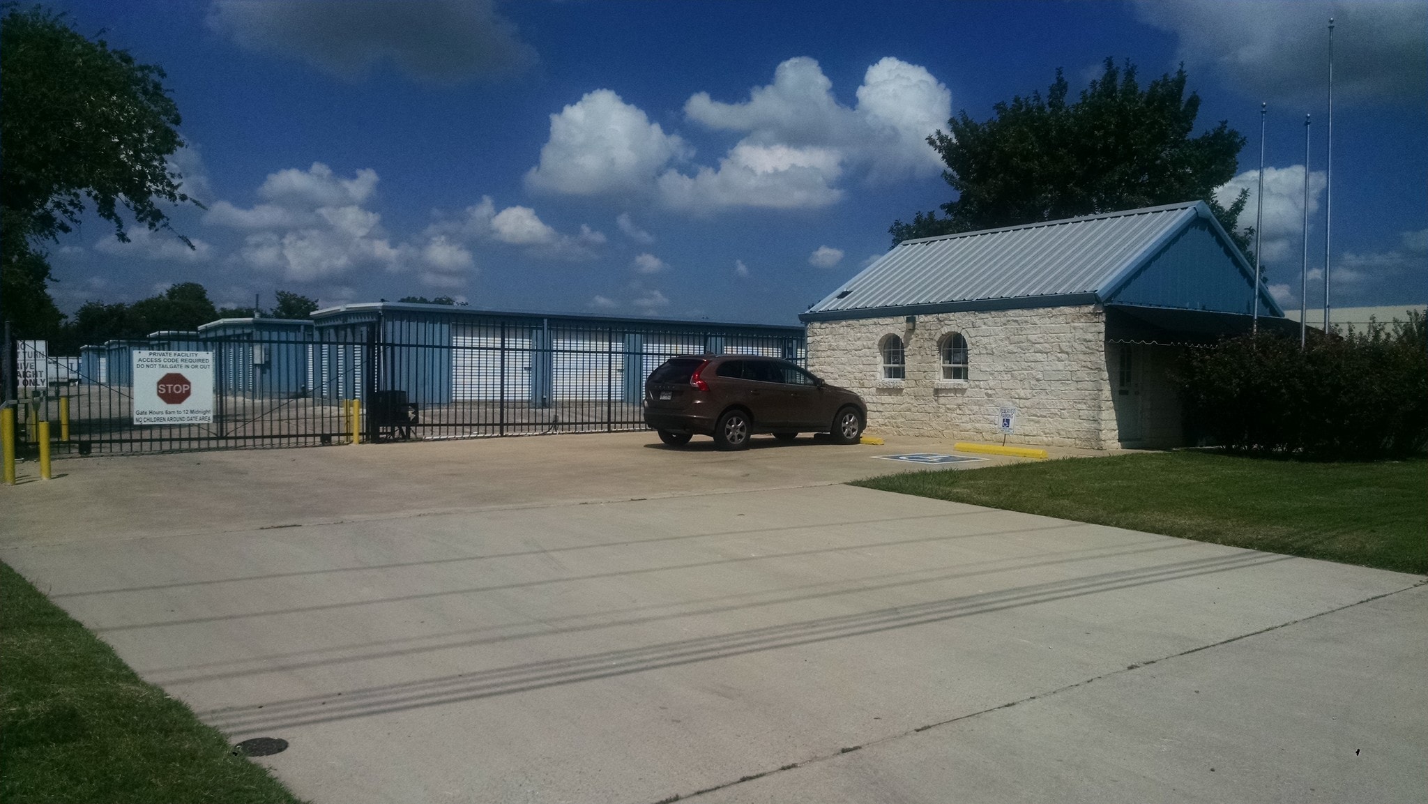 612 FM 685, Pflugerville, TX à vendre Photo du bâtiment- Image 1 de 8