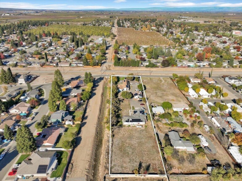 2962 Jefferson Ave, Yuba City, CA for sale - Aerial - Image 1 of 5