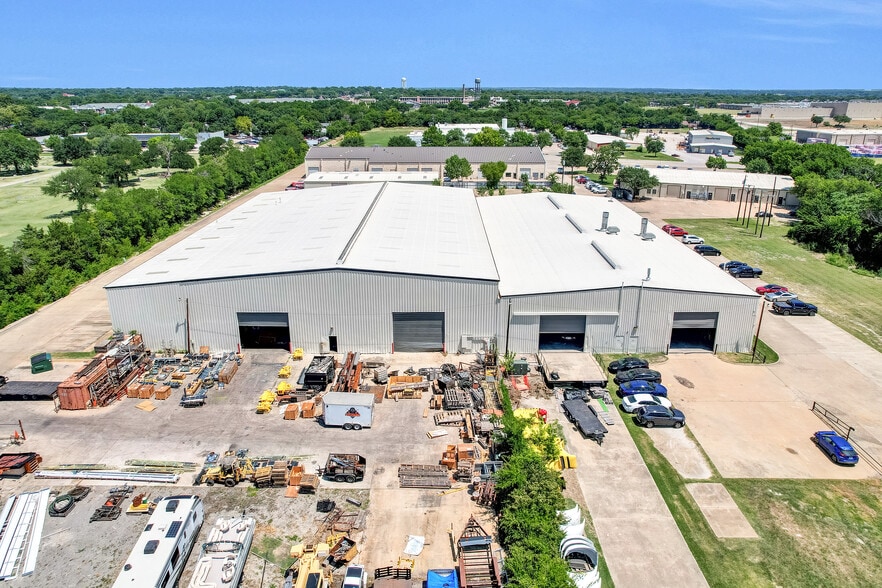 190 Industrial Blvd, McKinney, TX for lease - Building Photo - Image 2 of 10