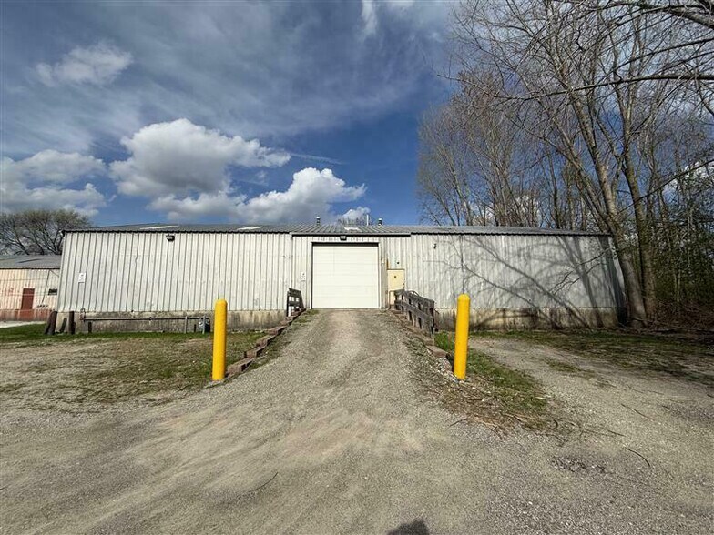 5160 Railroad St, Sylvania, OH à louer - Photo du bâtiment - Image 3 de 7
