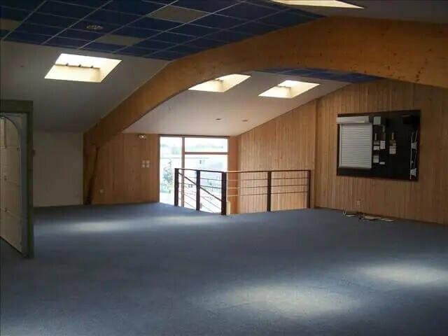 Flex in Montivilliers for lease - Interior Photo - Image 2 of 2