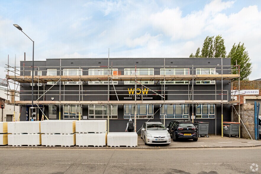 284 Water Rd, Wembley à louer - Photo du bâtiment - Image 1 de 23