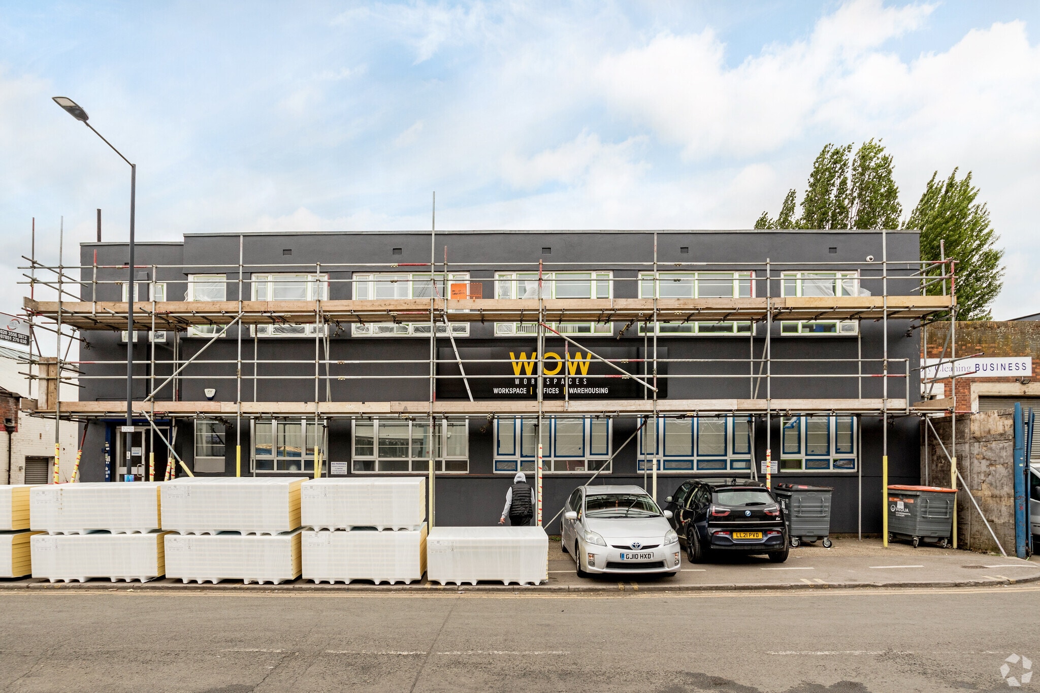 284 Water Rd, Wembley for lease Building Photo- Image 1 of 24