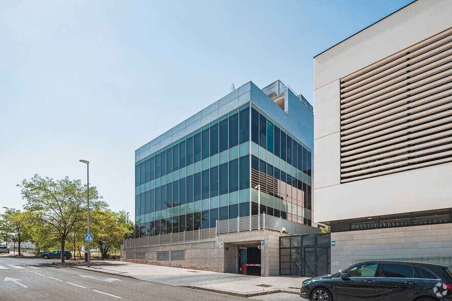 Calle de Marojal, 17, Madrid, Madrid à louer - Photo du bâtiment - Image 3 de 4
