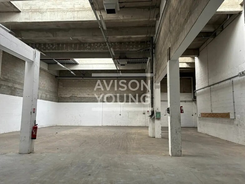 Flex in Aulnay-sous-Bois for lease - Interior Photo - Image 1 of 9
