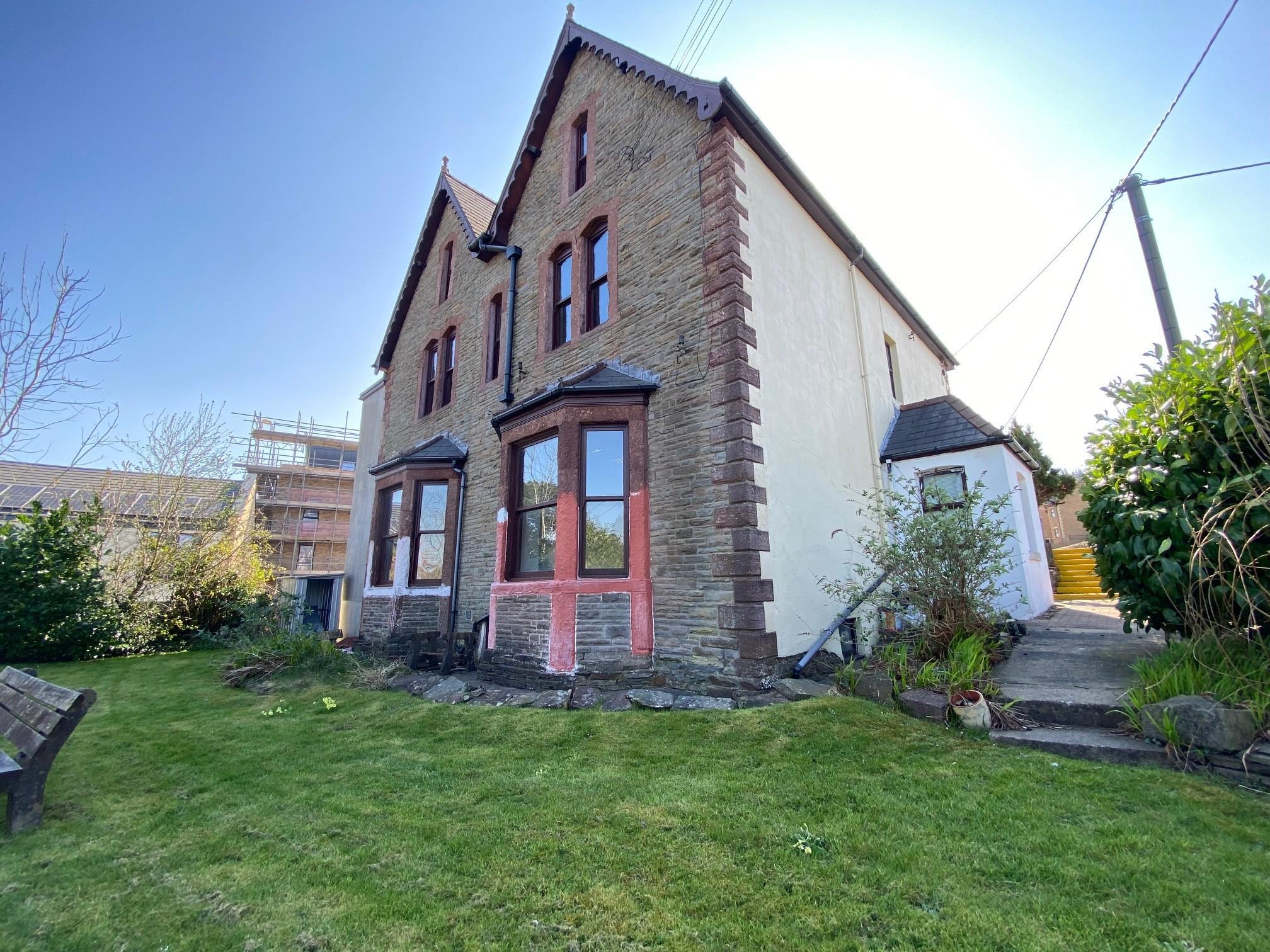 3 Mountain Rd, Caerphilly for lease Primary Photo- Image 1 of 5