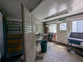 Tannery Ln, Guildford à louer Photo intérieure- Image 2 de 6