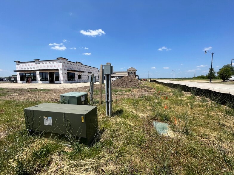 139 Illini Blvd, Sherman, IL à louer - Photo du bâtiment - Image 3 de 6