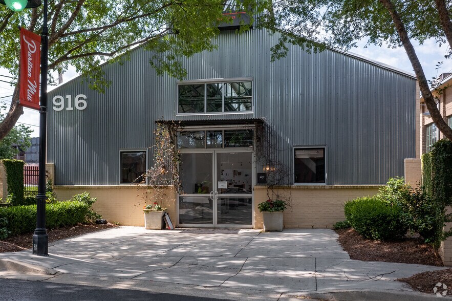 916 Joseph E Lowery Blvd NW, Atlanta, GA à louer - Photo du bâtiment - Image 1 de 12