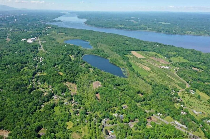 680-690 BROADWAY, Ulster Park, NY for sale - Building Photo - Image 3 of 10