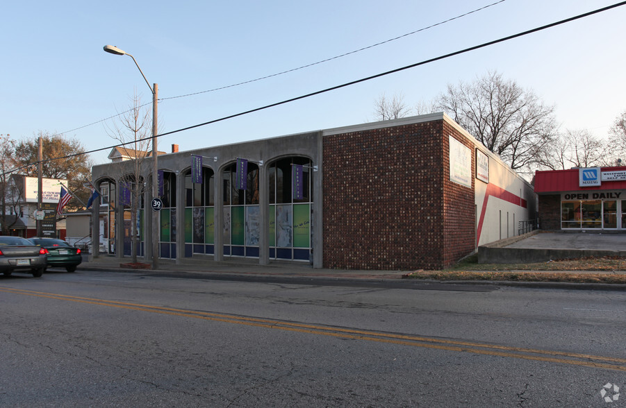 835 W 39th St, Kansas City, MO for lease - Primary Photo - Image 1 of 2