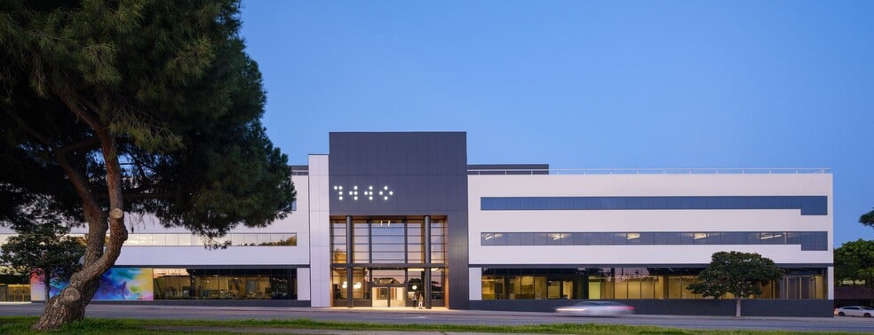 1440 S Sepulveda Blvd, Los Angeles, CA for lease - Building Photo - Image 2 of 14