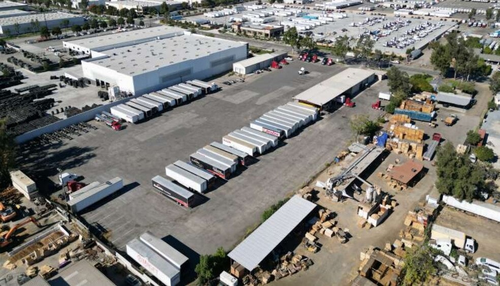 13803 Santa Ana Ave, Fontana, CA for lease - Building Photo - Image 3 of 6