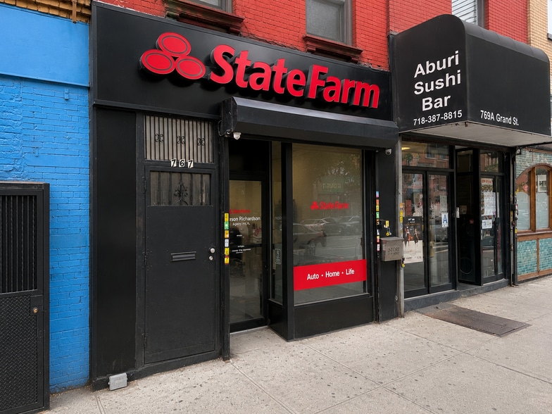 767 Grand St, Brooklyn, NY for lease - Building Photo - Image 2 of 4