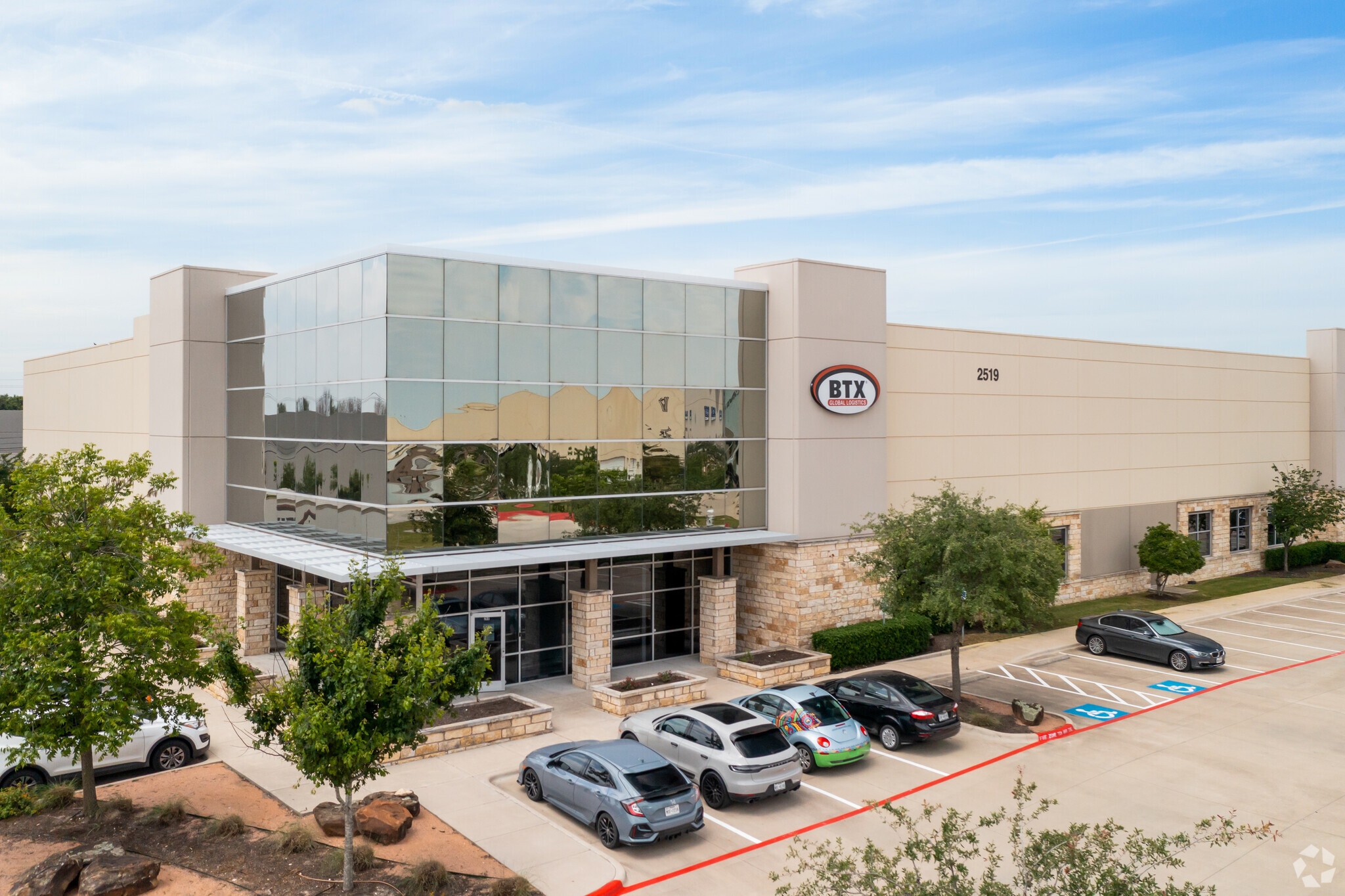 2500 Scarbrough Dr, Austin, TX for lease Primary Photo- Image 1 of 12