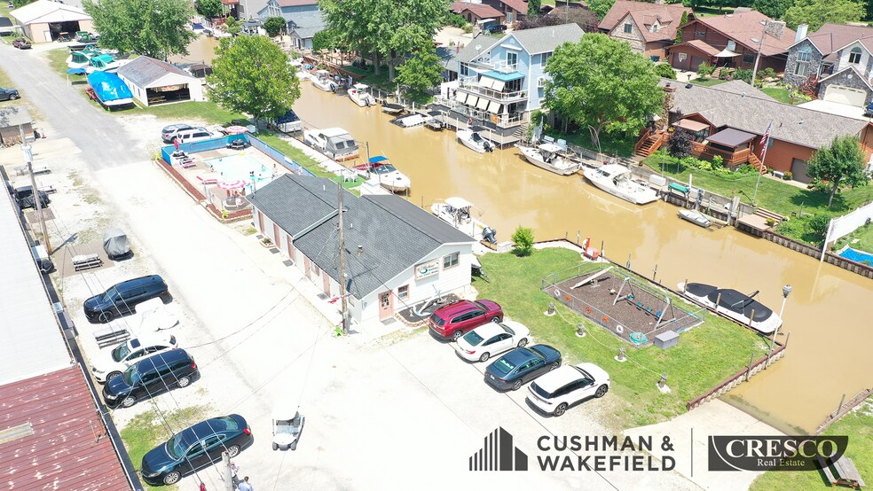 921 W River Rd, Vermilion, OH à vendre - Photo du bâtiment - Image 3 de 24