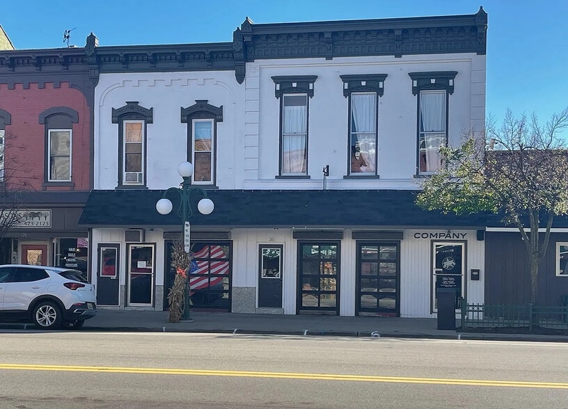 124-128 W Chicago Blvd, Tecumseh, MI for lease - Building Photo - Image 1 of 13