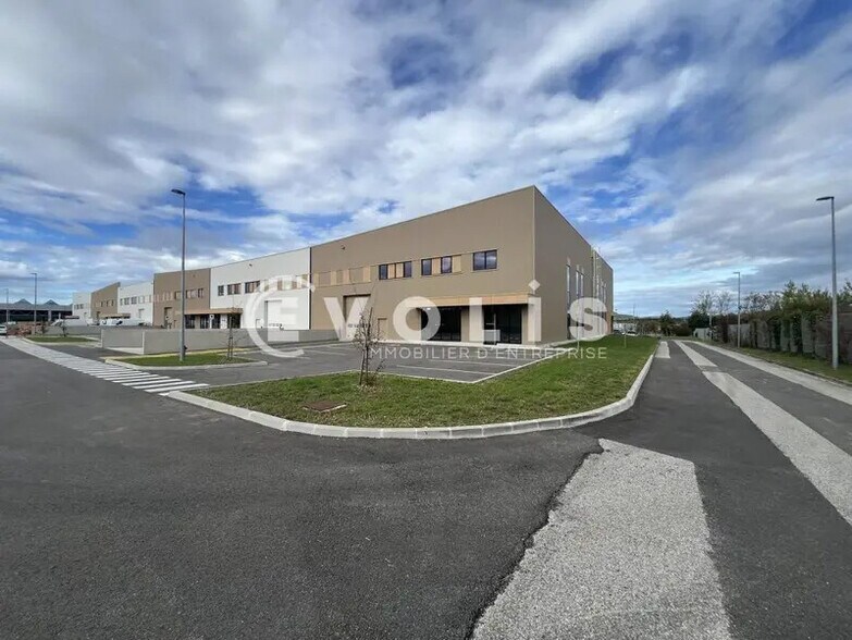 Avenue Stève Biko, Villefontaine à louer - Photo du bâtiment - Image 3 de 22