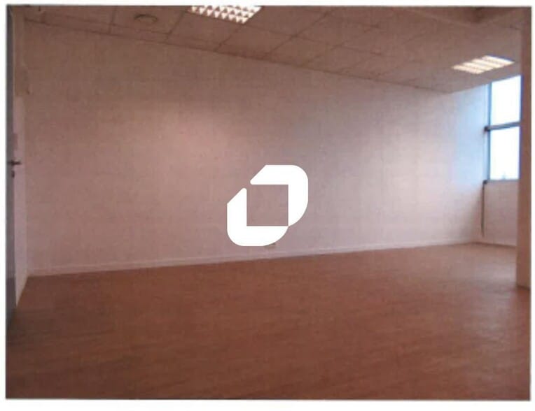 Office in Romainville for lease - Interior Photo - Image 3 of 4