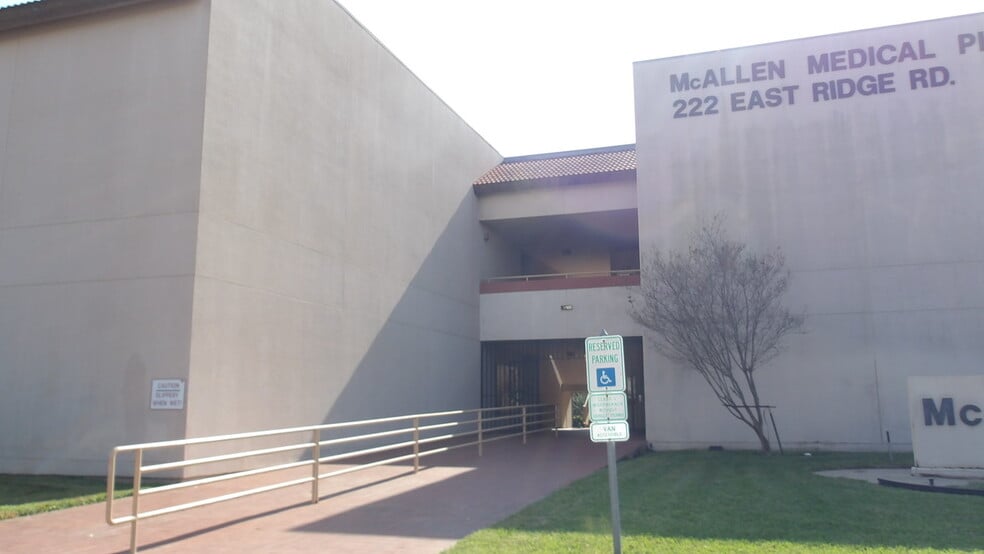 222 E Ridge Rd, McAllen, TX for lease - Building Photo - Image 2 of 35