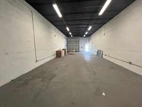 1661 N Dixie Hwy, Pompano Beach, FL for lease Interior Photo- Image 2 of 2