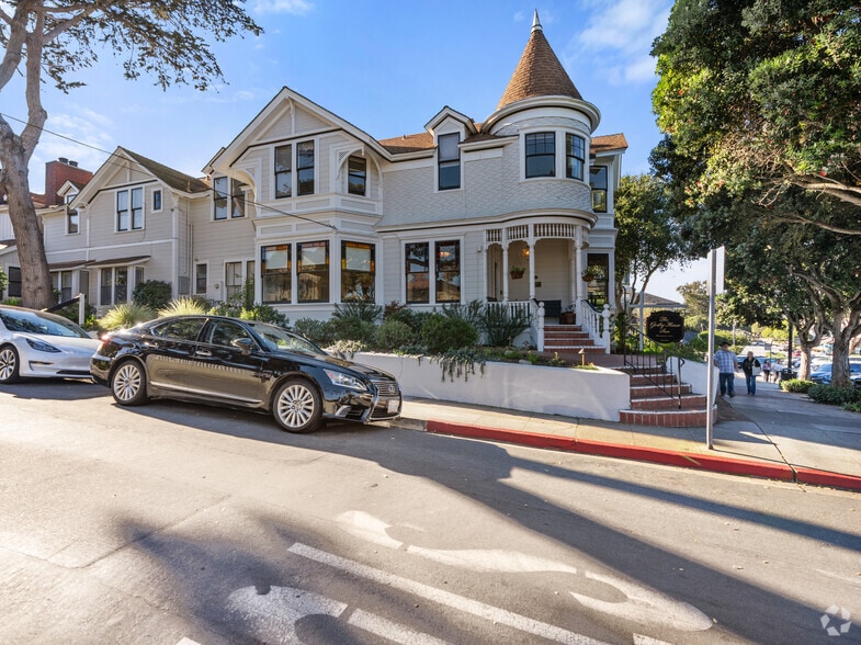 643 Lighthouse Ave, Pacific Grove, CA for sale - Building Photo - Image 3 of 63