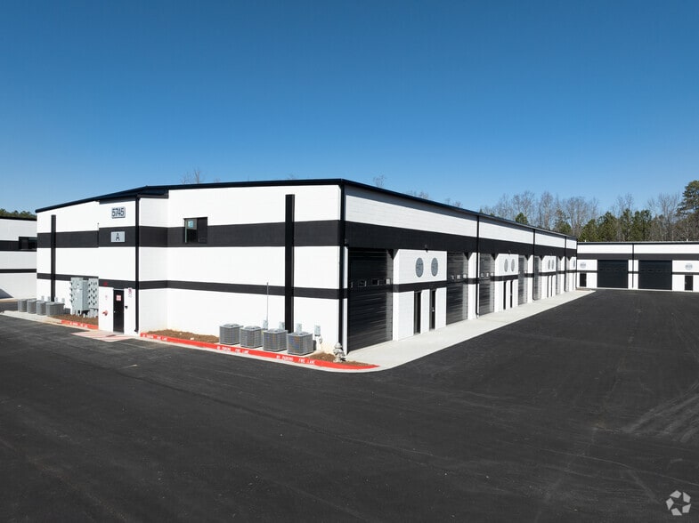 5705-5765 Stables Way, Alpharetta, GA for sale - Primary Photo - Image 1 of 29