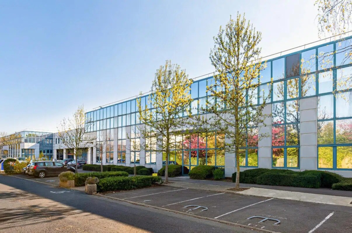 Avenue Des Pépiniéres, Fresnes for lease Building Photo- Image 1 of 26