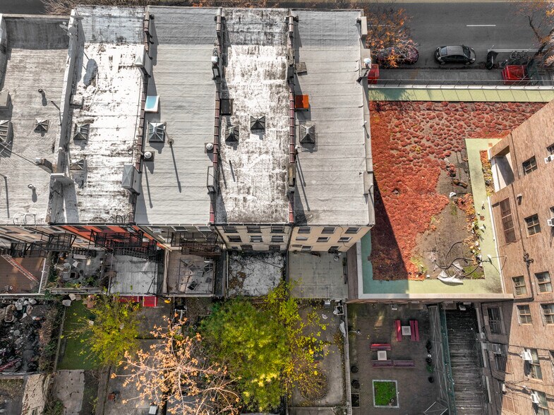 321 E 116th St, New York, NY à vendre - Photo du bâtiment - Image 3 de 3