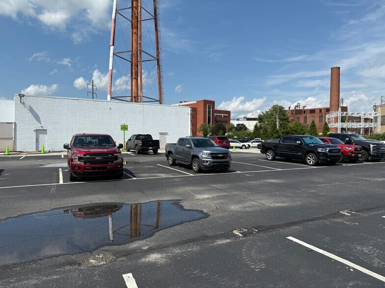 218 Putcan Ave, Essington, PA à louer - Photo du bâtiment - Image 3 de 7