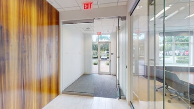 2875 Pga Blvd, Palm Beach Gardens, FL for lease Interior Photo- Image 2 of 15