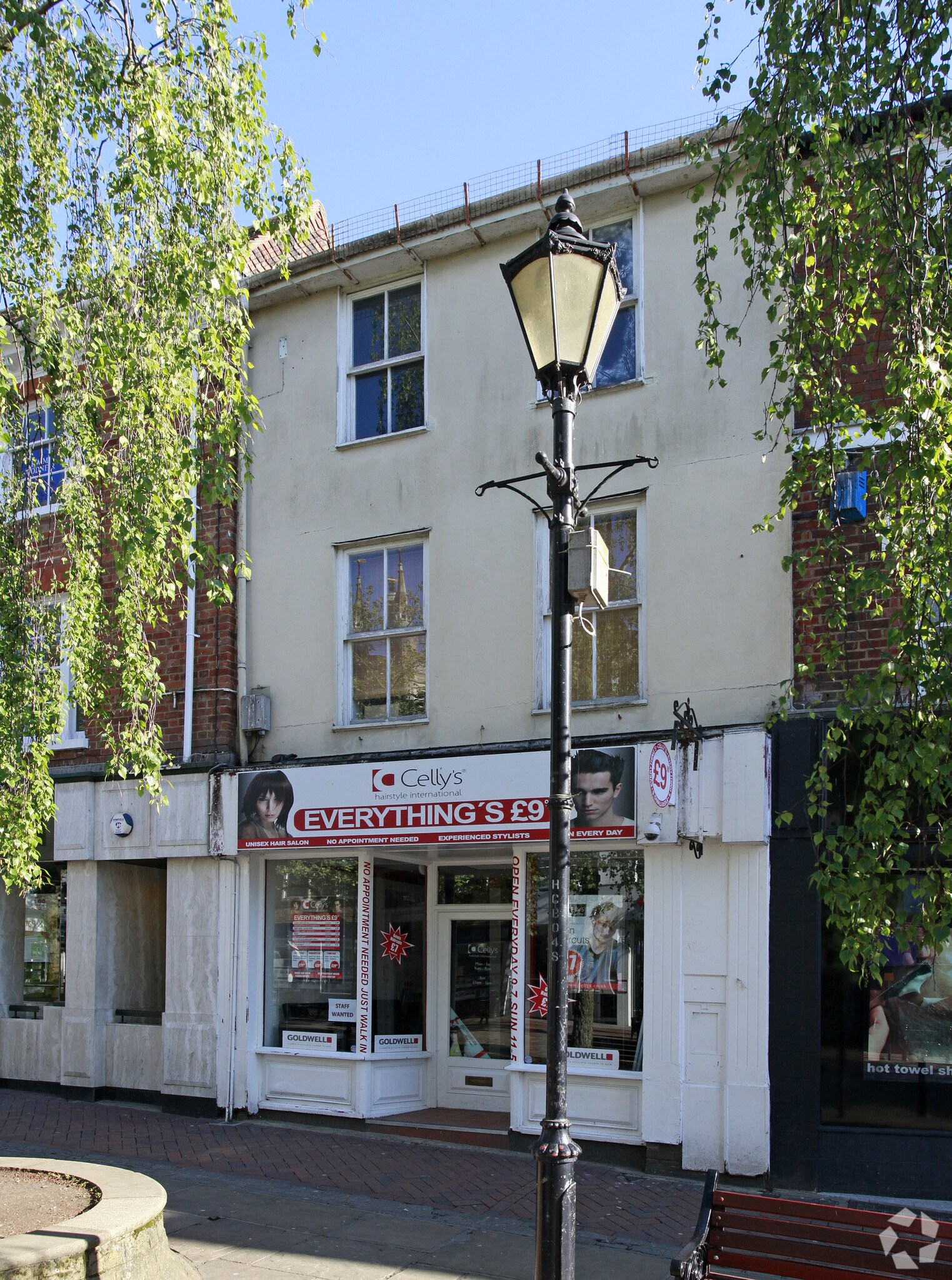 44 High St, Ashford à louer Photo principale- Image 1 de 4