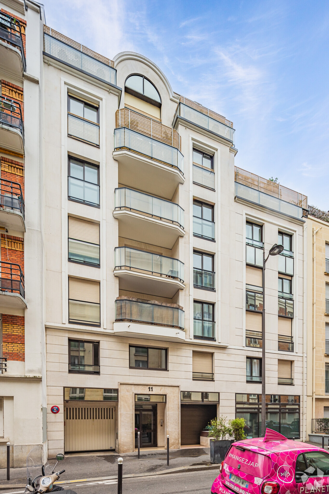 Multifamily in Paris for sale Primary Photo- Image 1 of 2