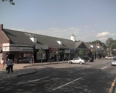 248-01-248-27 Union Tpke, Bellerose, NY à vendre - Photo du bâtiment - Image 3 de 39