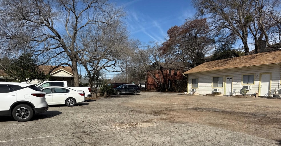 4019 Menchaca Rd, Austin, TX for sale - Building Photo - Image 2 of 5