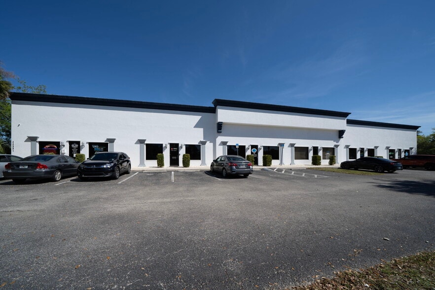 24551 Production Cir, Bonita Springs, FL for lease - Building Photo - Image 3 of 34