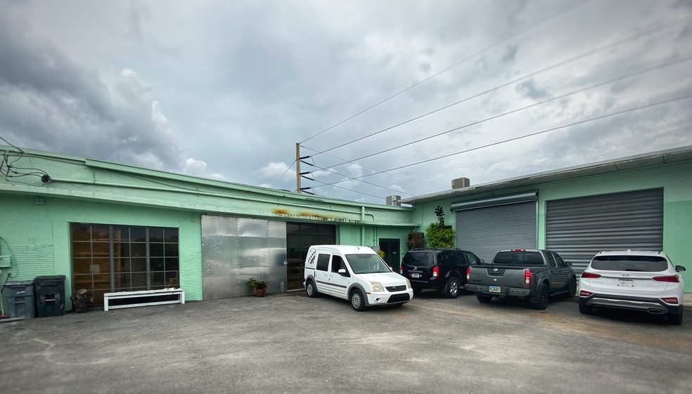 290 NW 73rd St, Miami, FL for lease - Primary Photo - Image 2 of 23