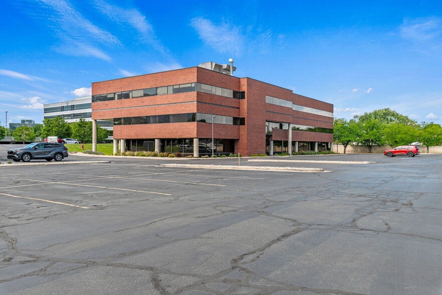 1225 E Fort Union Blvd, Cottonwood Heights, UT for sale - Building Photo - Image 2 of 4