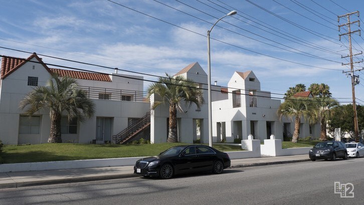 30497 Canwood St, Agoura Hills, CA à louer - Photo du bâtiment - Image 3 de 21