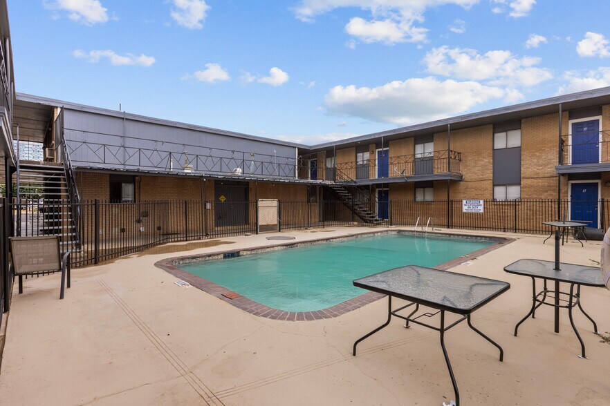 1200 N Lee Ave, Odessa, TX à vendre - Photo du bâtiment - Image 3 de 14