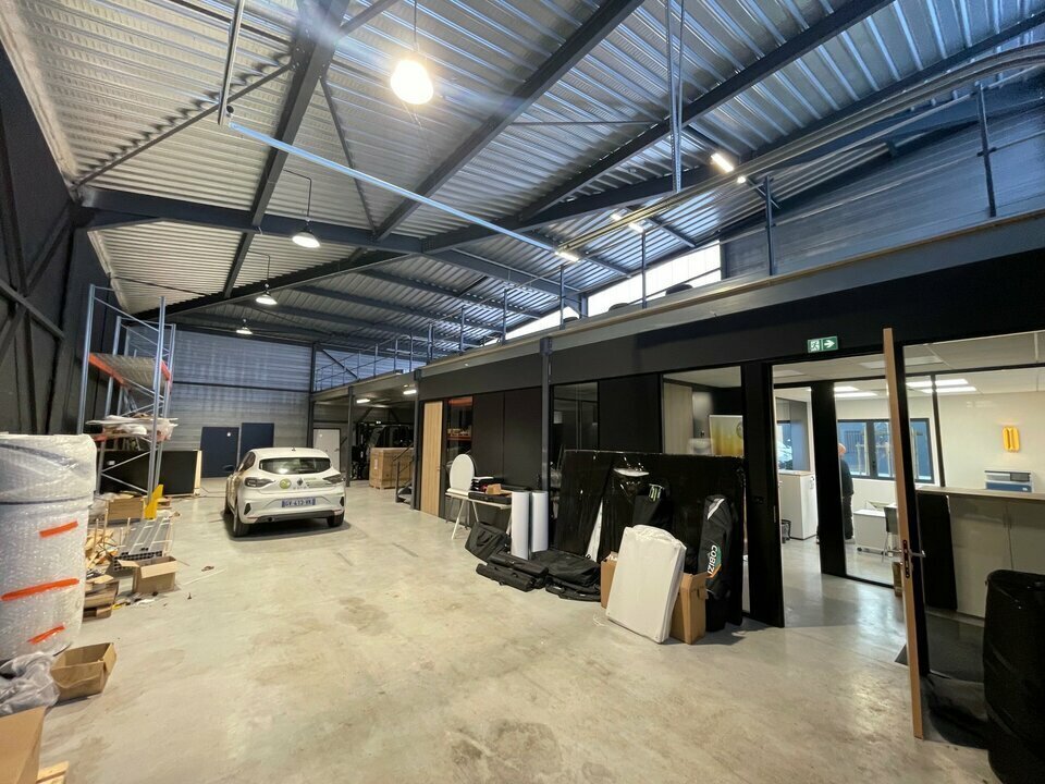 Industrial in Mérignac for lease Building Photo- Image 1 of 16