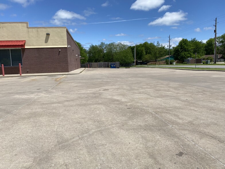 6655 S Peoria Ave, Tulsa, OK for lease - Building Photo - Image 3 of 3