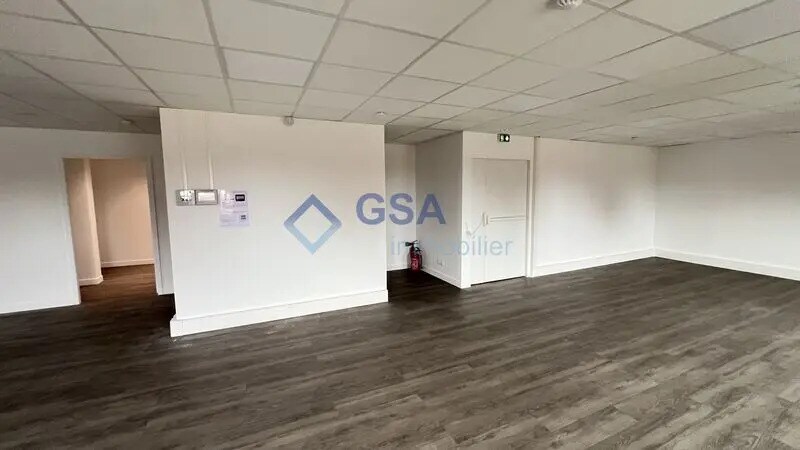 Office in Évry-Courcouronnes for lease - Interior Photo - Image 3 of 10