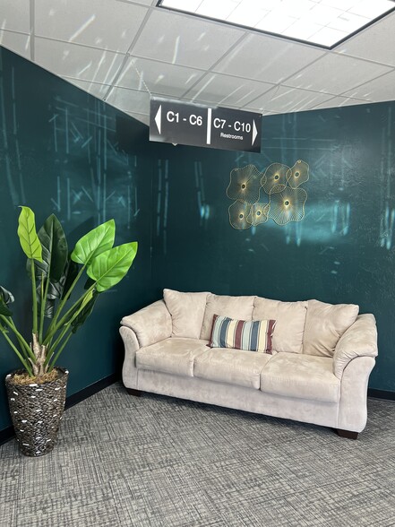 MacArthur Blvd, Oklahoma City, OK for lease - Building Photo - Image 3 of 12