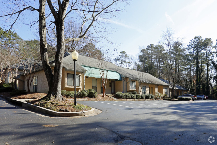 875 Old Roswell Rd, Roswell, GA for sale - Primary Photo - Image 1 of 1